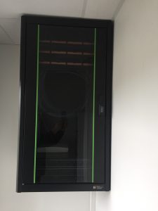 baie informatique prête à câbler porte fermée