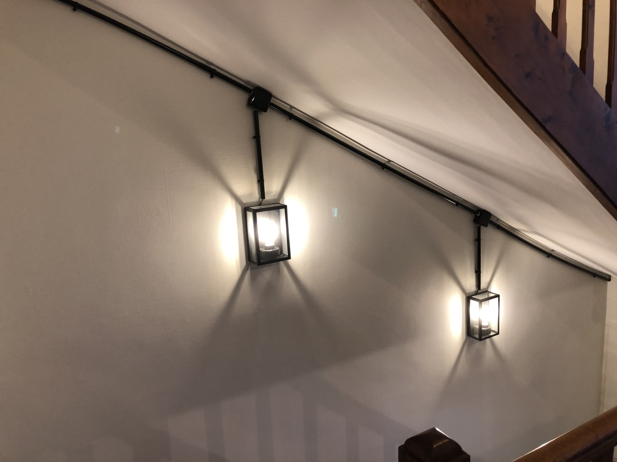 escalier couloirs_communs_appliques_vintages_tubes_iro